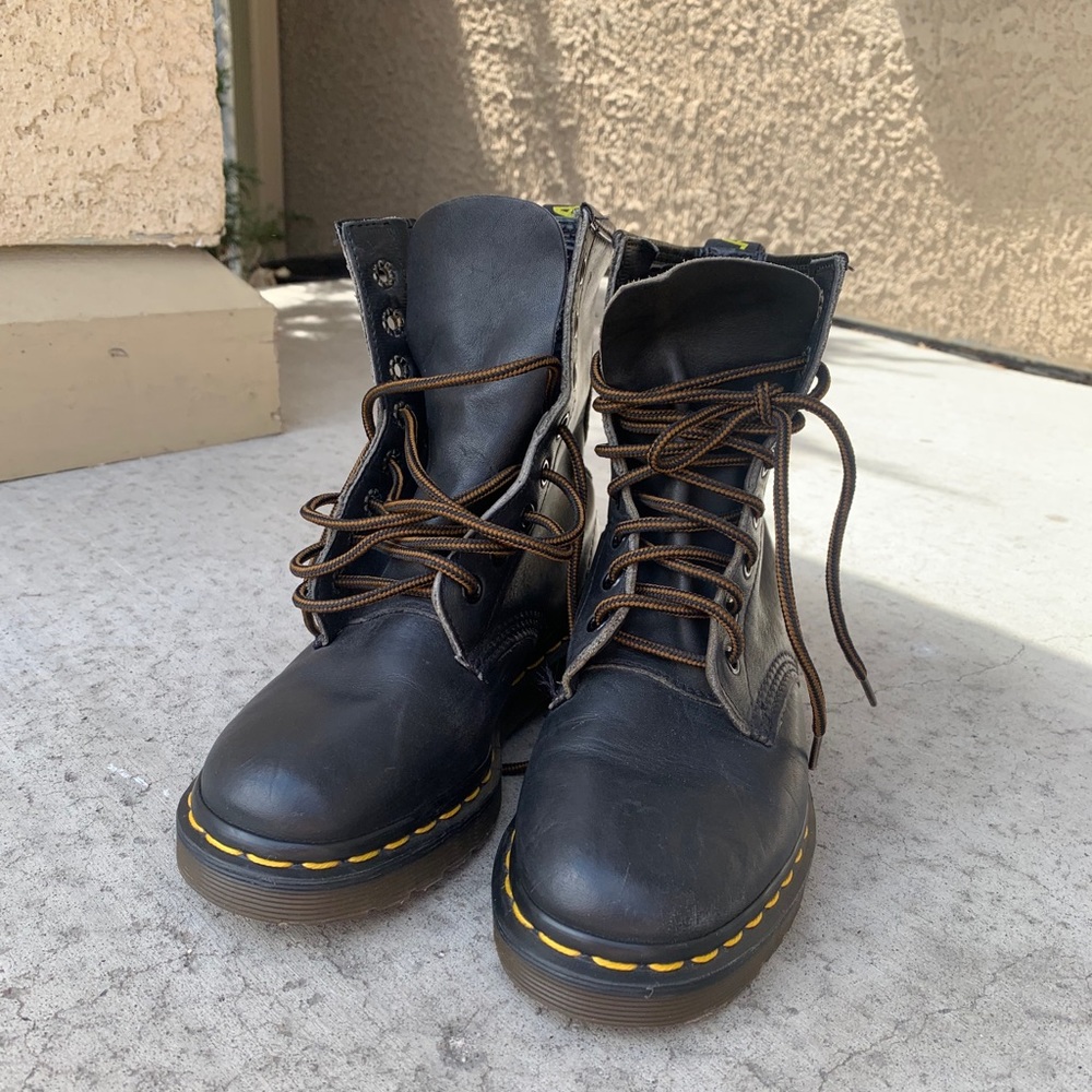 Original 1460 made in England Dr. Martin’s
